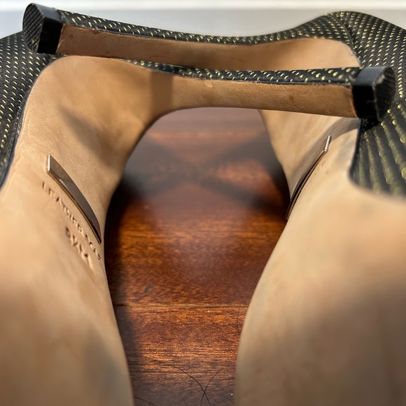 Badgley Mischka Vintage Style Jewelled Pumps - Picture 8 of 11